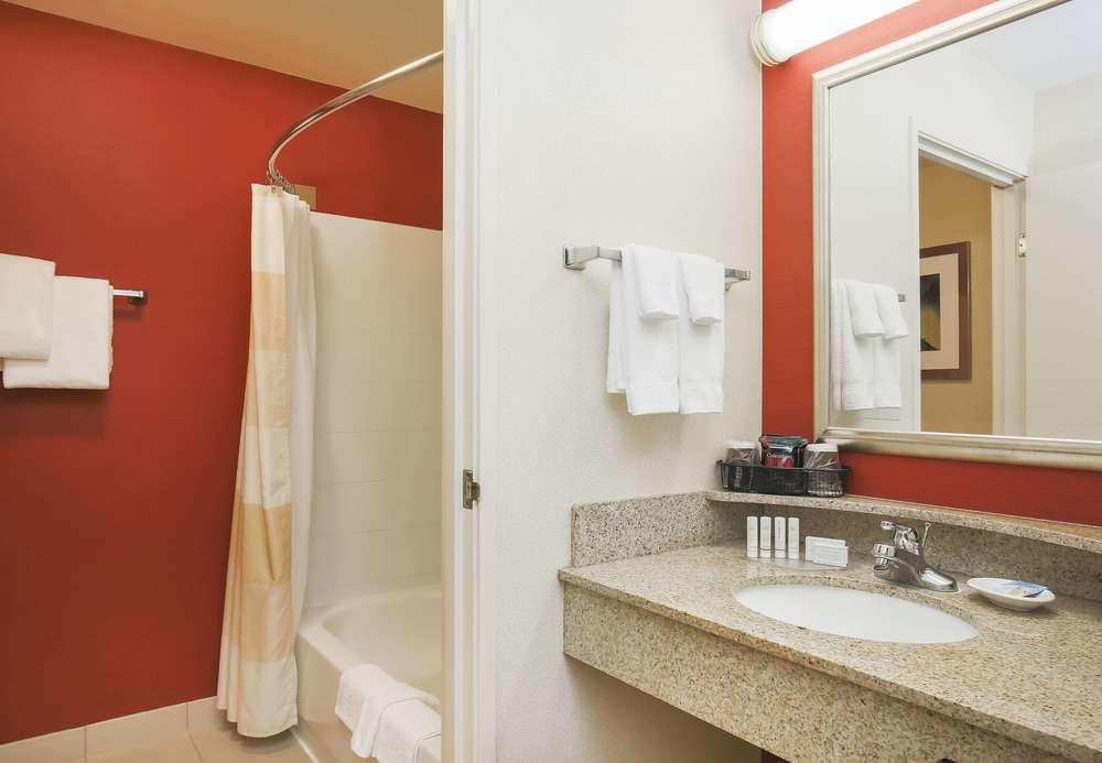 Courtyard By Marriott Salinas Monterey Ξενοδοχείο Εξωτερικό φωτογραφία