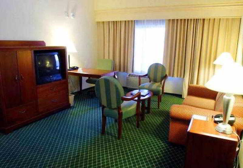 Courtyard By Marriott Salinas Monterey Ξενοδοχείο Δωμάτιο φωτογραφία