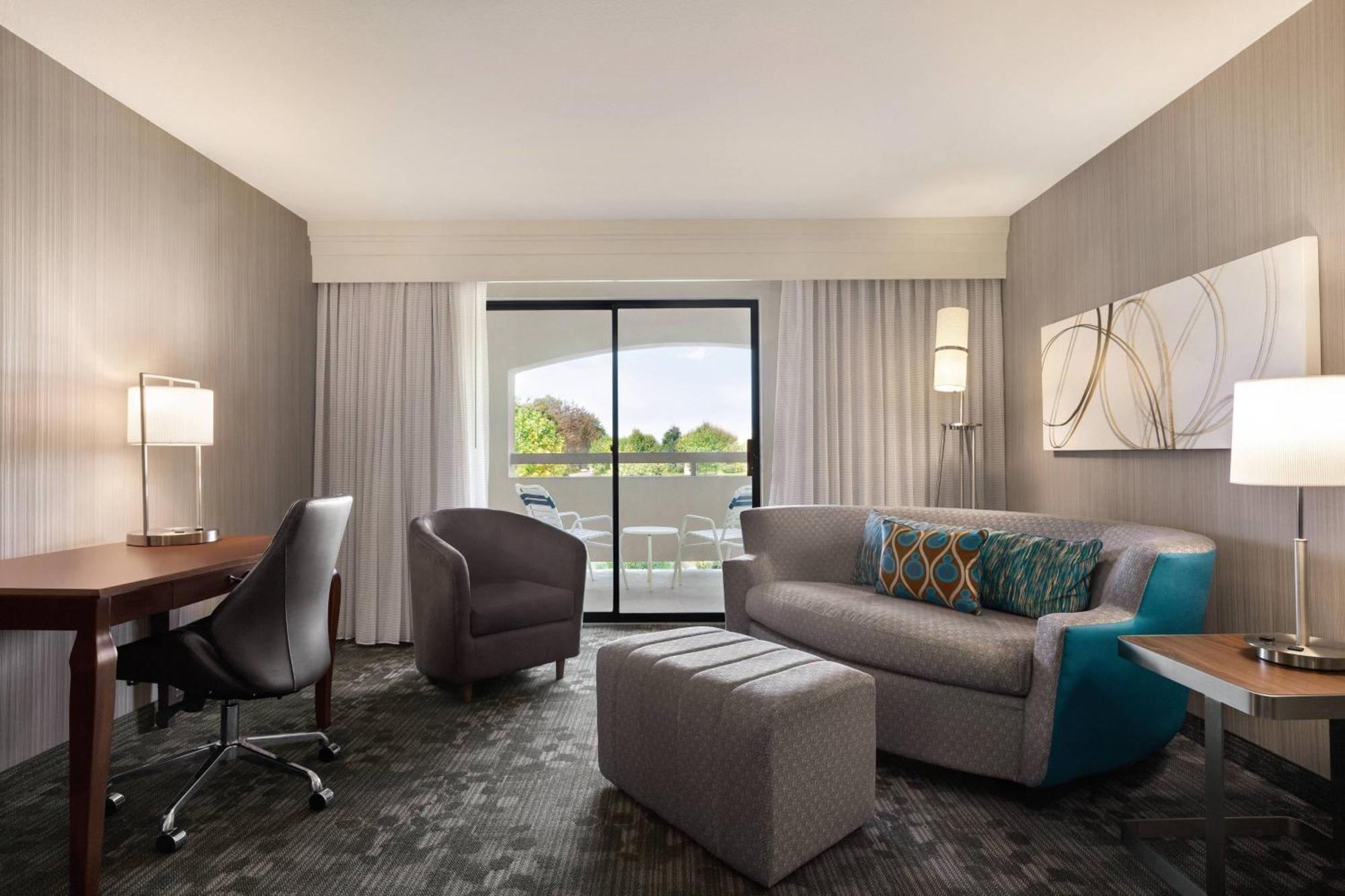 Courtyard By Marriott Salinas Monterey Ξενοδοχείο Εξωτερικό φωτογραφία