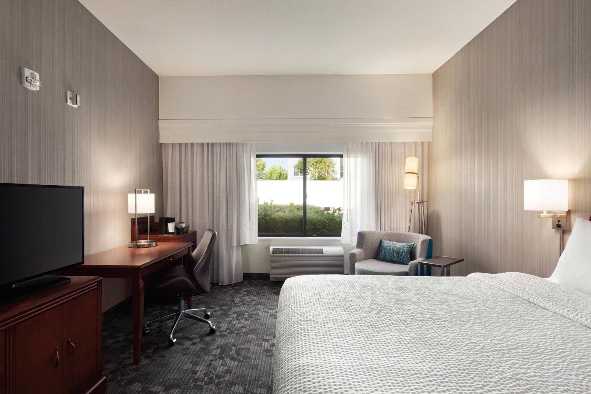 Courtyard By Marriott Salinas Monterey Ξενοδοχείο Εξωτερικό φωτογραφία