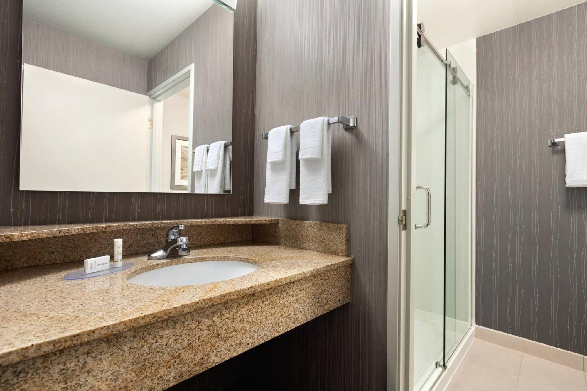 Courtyard By Marriott Salinas Monterey Ξενοδοχείο Εξωτερικό φωτογραφία